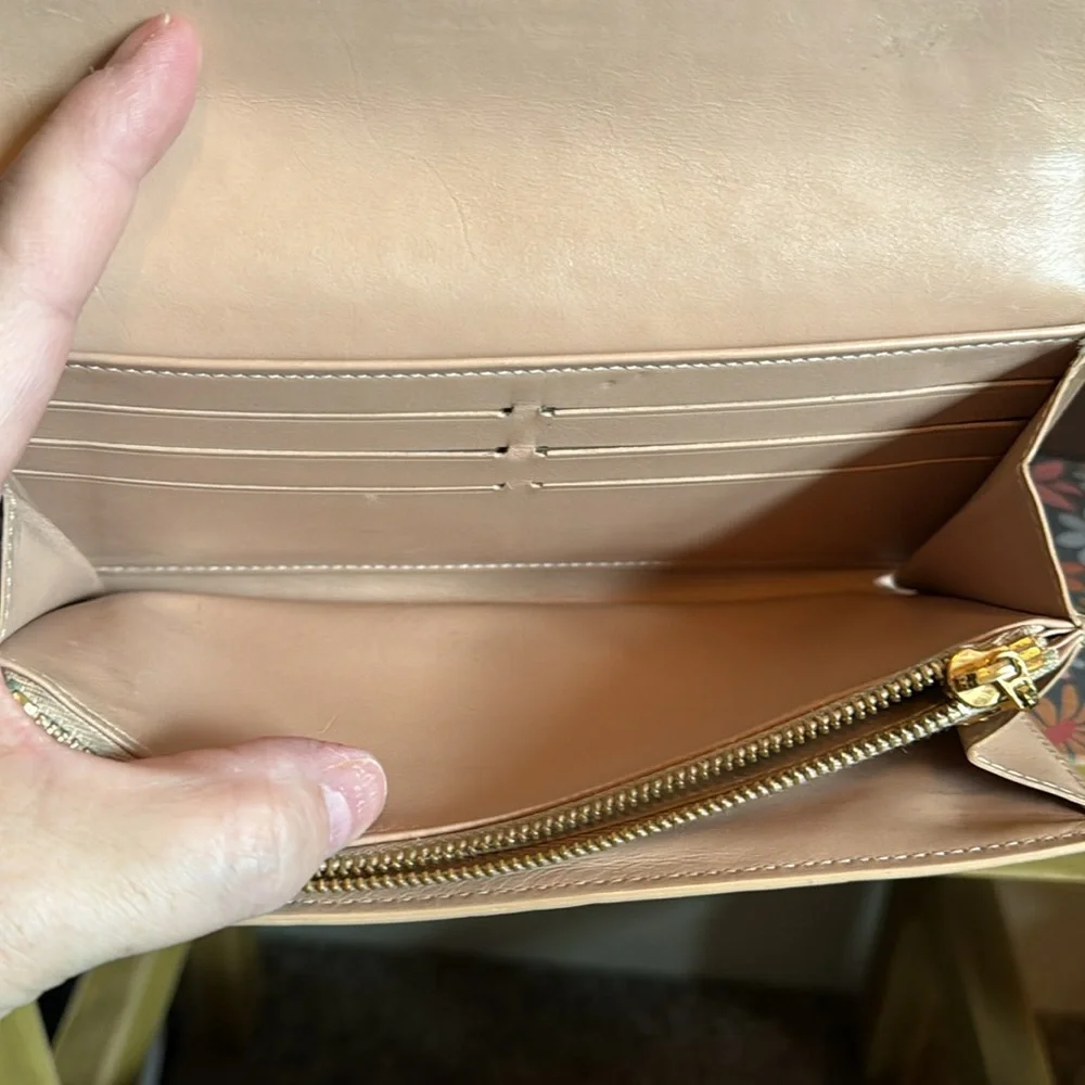 Louis Vuitton vernis long snappy Sarah wallet patent leather